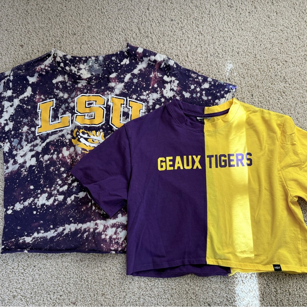 LSU Womens Purple & Gold 'Geaux Tigers' cropped shirts- size Medium